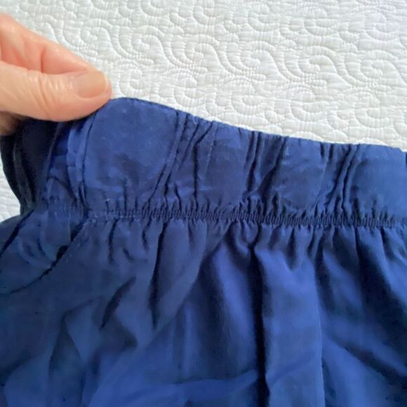Old Navy Blue Mini Skirt M Elastic Waist Casual 2 Pockets - Picture 3 of 9